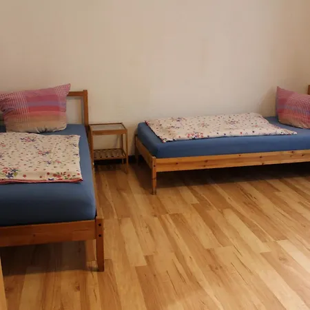 1 - 4-raum-wohnung Mit Kueche Und 2 Wc Duschen In Ohrdruf-crawinkel