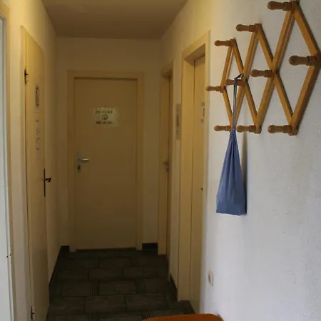 1 - 4-raum-wohnung Mit Kueche Und 2 Wc Duschen In Ohrdruf-crawinkel * Ohrdruf