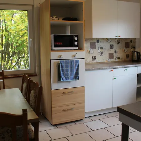 1 - 4-raum-wohnung Mit Kueche Und 2 Wc Duschen In Ohrdruf-crawinkel *