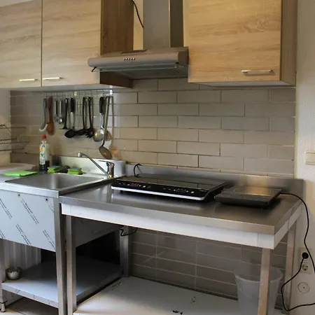 1 - 4-raum-wohnung Mit Kueche Und 2 Wc Duschen In Ohrdruf-crawinkel Apartment *