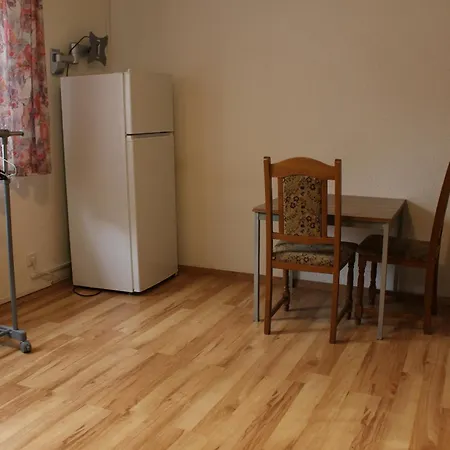 1 - 4-raum-wohnung Mit Kueche Und 2 Wc Duschen In Ohrdruf-crawinkel