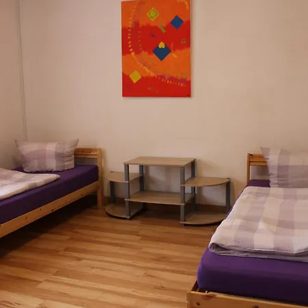 1 - 4-raum-wohnung Mit Kueche Und 2 Wc Duschen In Ohrdruf-crawinkel Apartment *