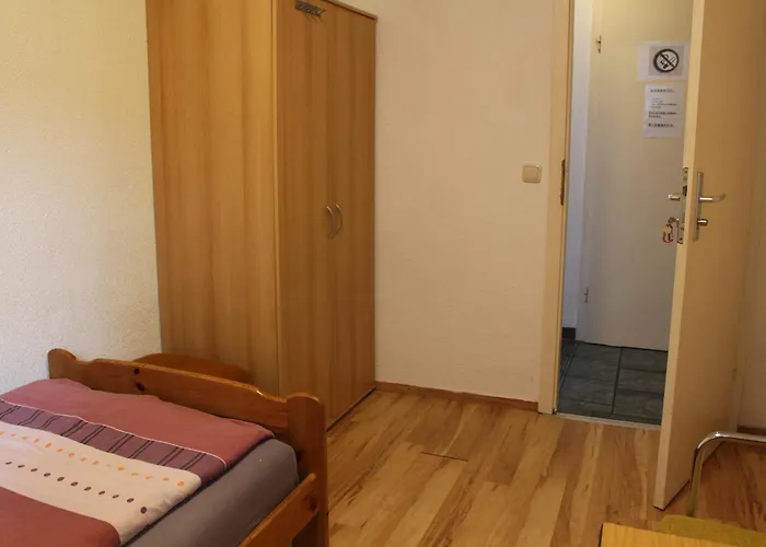 Daire 1 - 4-raum-wohnung Mit Kueche Und 2 Wc Duschen In Ohrdruf-crawinkel Ohrdruf