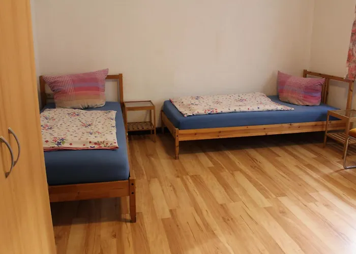 1 - 4-raum-wohnung Mit Kueche Und 2 Wc Duschen In Ohrdruf-crawinkel