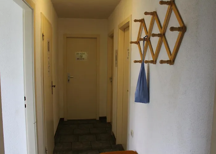 1 - 4-raum-wohnung Mit Kueche Und 2 Wc Duschen In Ohrdruf-crawinkel * Ohrdruf