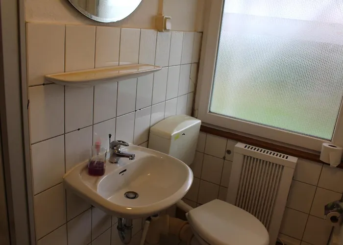 1 - 4-raum-wohnung Mit Kueche Und 2 Wc Duschen In Ohrdruf-crawinkel