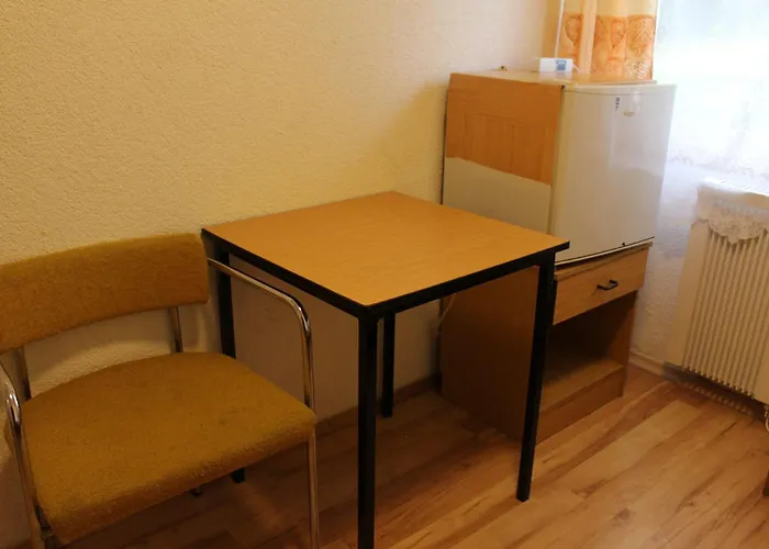 1 - 4-raum-wohnung Mit Kueche Und 2 Wc Duschen In Ohrdruf-crawinkel Daire