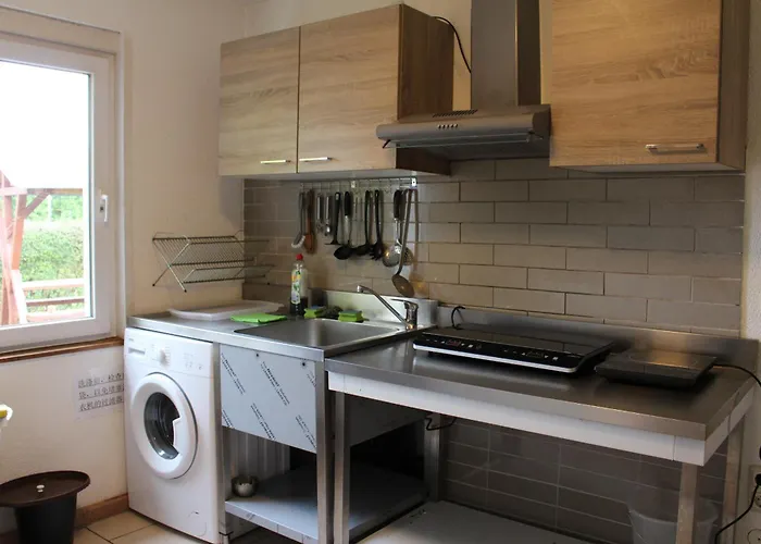 1 - 4-raum-wohnung Mit Kueche Und 2 Wc Duschen In Ohrdruf-crawinkel