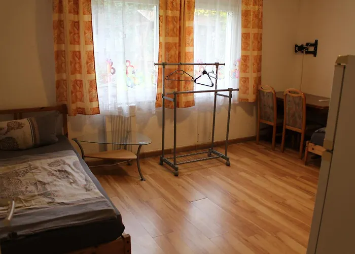 1 - 4-raum-wohnung Mit Kueche Und 2 Wc Duschen In Ohrdruf-crawinkel