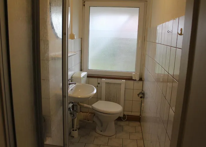 Daire 1 - 4-raum-wohnung Mit Kueche Und 2 Wc Duschen In Ohrdruf-crawinkel *