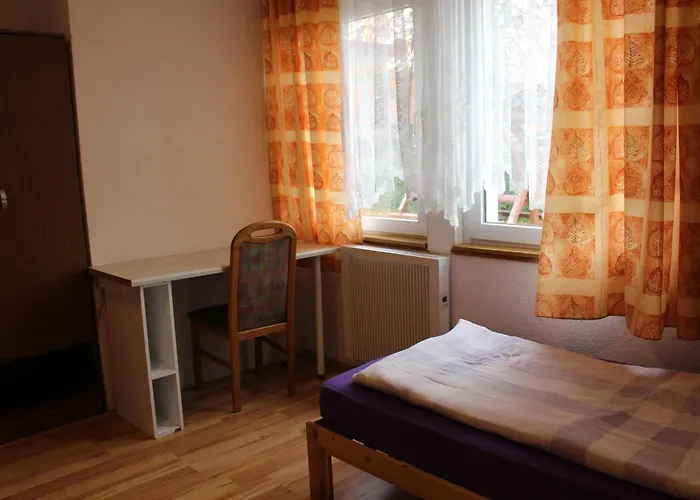 Daire 1 - 4-raum-wohnung Mit Kueche Und 2 Wc Duschen In Ohrdruf-crawinkel